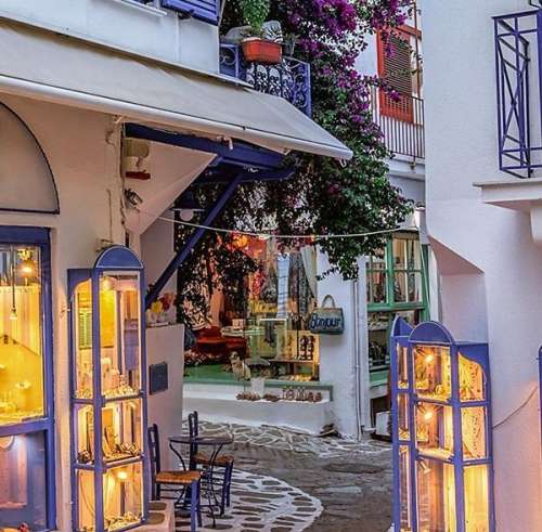 اهنگ شبای با تو چه قشنگه هرچی من دارم برا تو من نیازم به توئه دارم هواتو