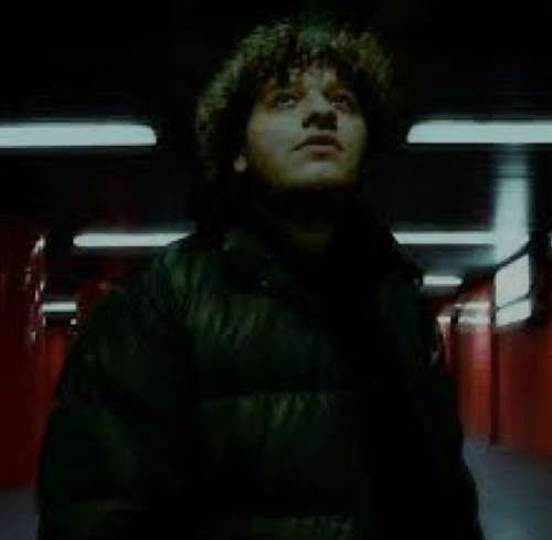 اهنگ ببین توی برفا بده بوسو وقتی که سرما زد به تنم سوزو