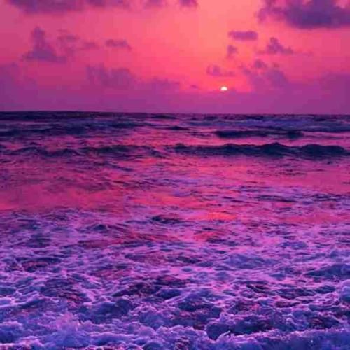  رخی به ما بنما که می‌ بینیمت انگاری خورشید تابیده