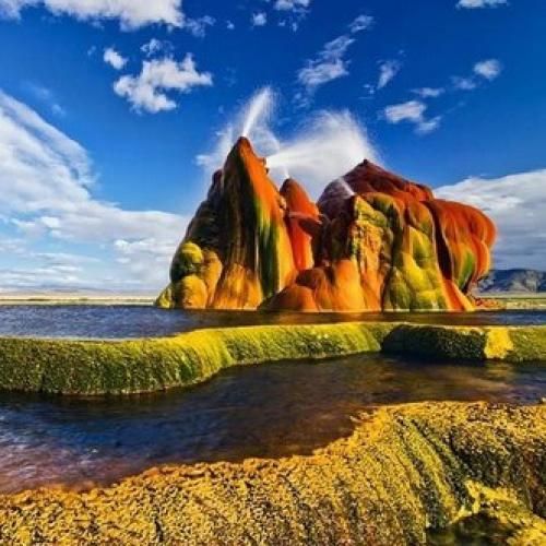 باید بقیه بگن بهم چیه حست خودت نمیگی بهم چرا