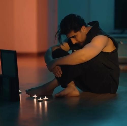 امیر لیام بیا منه ببین با کله خوردم زمین