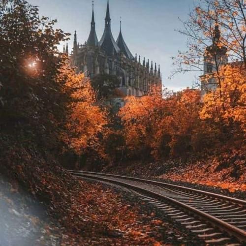 دانلود اهنگ از اون روزای خوب من همه رو یادمه بهم سر بزن