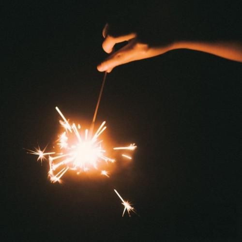 دانلود اهنگ آخرین نقطه زمین همینجاست که وایسادیم