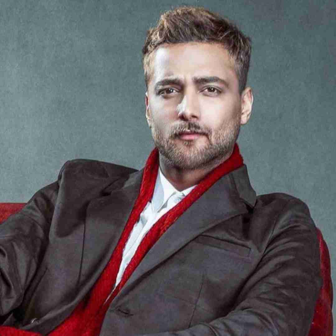 دانلود اهنگ امیر مقاره به نام نمیخوام بگم ترسیده دلم کلی حس بد چسبیده