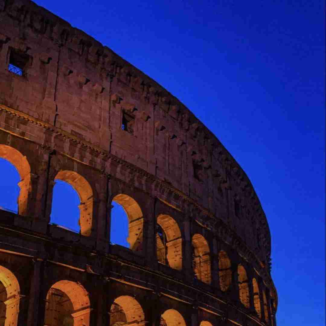 وقتی که ناز اکنی با صدای زن هوش مصنوعی