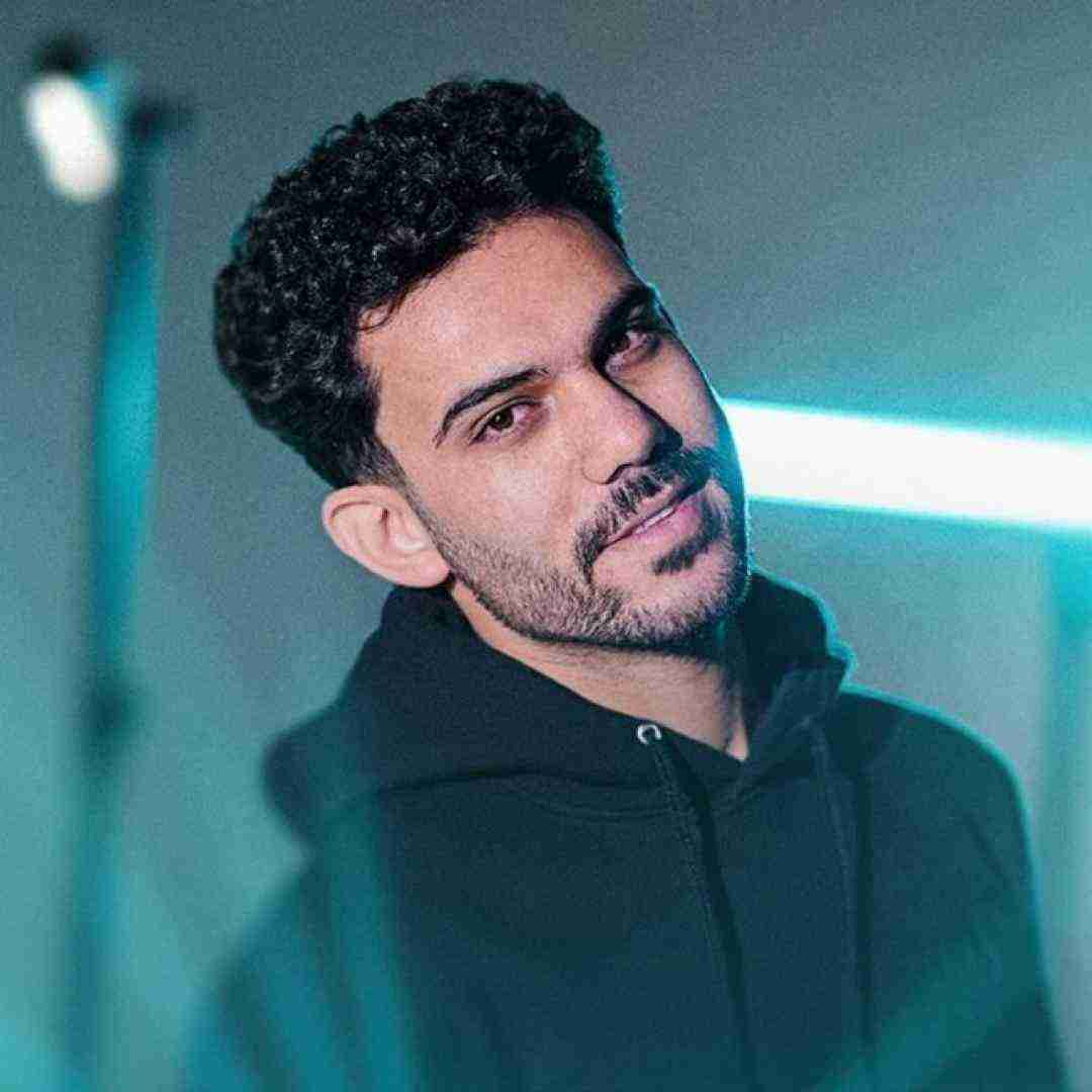 دانلود اهنگ پیام عباسی به نام عشق مه هرزه نبود نبود گردنش کبود